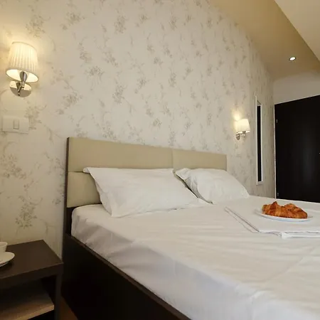 Royal Paradise Guest house 3*