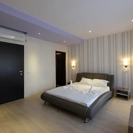 Royal Paradise Guest house 3*