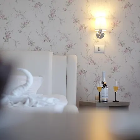 Royal Paradise Guest house