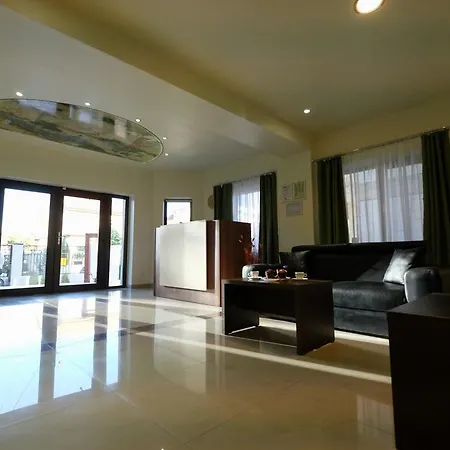Royal Paradise Guest house